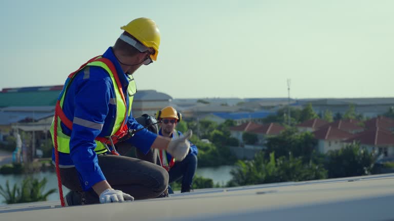 Fast & Reliable Emergency Roof Repairs in Village Green Green Ridge, PA